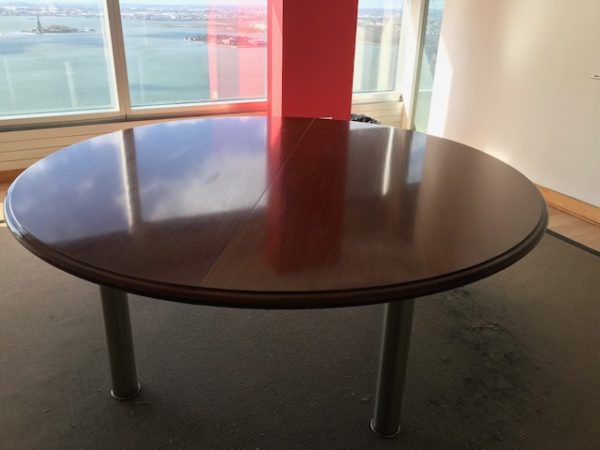 round glossy office table