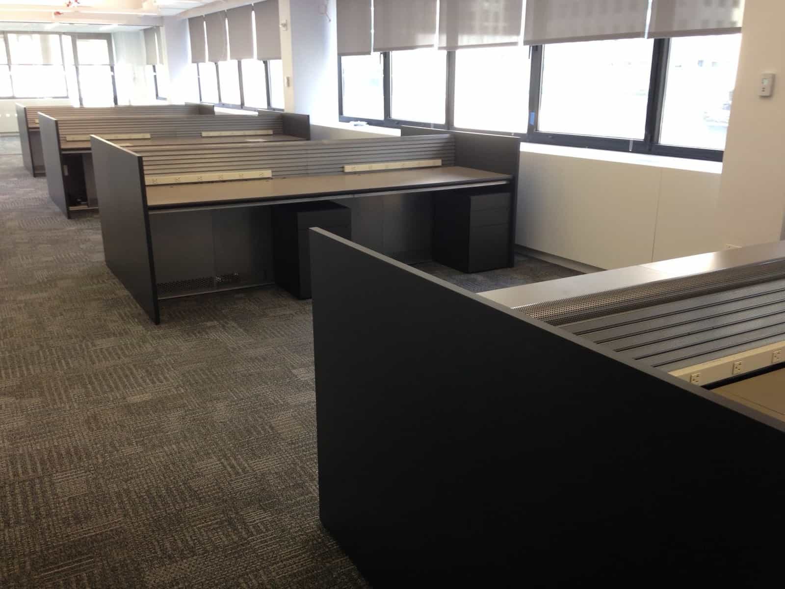 Used Innovant Trading Desks, Slatwall Workstations from Ally Saraval