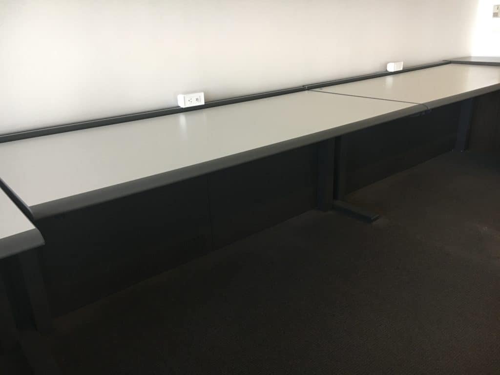 Used DAS Trading Desks for Sale Saraval Industries