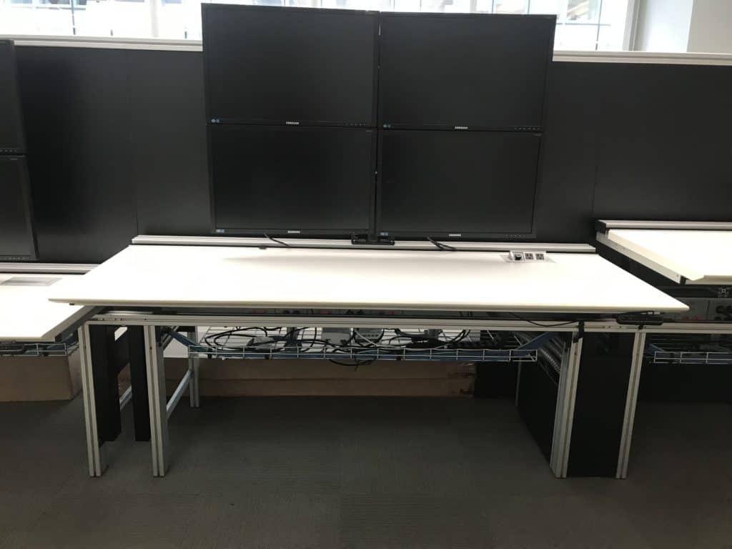 Used LaCour Trading Desk With Technology Rail Saraval Industries